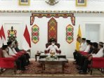 GUBERNUR KALTENG DIALOG PERBANKAN