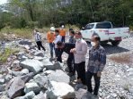 18072021--dprd katingan KUNJUNGAN KERJA: Sejumlah anggota DPRD Katingan, ketika melakukan kunjungan kerja ke lokasi tambang di wilayah Katingan Tengah, beberapa waktu lalu. (FOTO: DPRD KATINGAN UNTUK KALTENG POS)