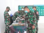OPEN-50 Anggota Kodim Palangka Raya Jalani Tes Urine TES URINE: Sebanyak 50 anggota Kodim 1016 Palangka Raya secara bergantian menjalani tes urine di Makodim Jalan Ahmad Yani, Rabu (25/8). (FOTO: PENREM 102/Pjg)