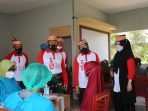 POJOK ATAS-Merdeka Bervaksin