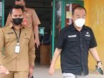SERUYAN TURUN LAPANGAN: Bupati Seruyan, Yulhaidir (kanan) menghadiri kegiatan yang dilaksanakan di Kecamatan Hanau, baru baru ini. (FOTO: YADI UNTUK KALTENG POS)