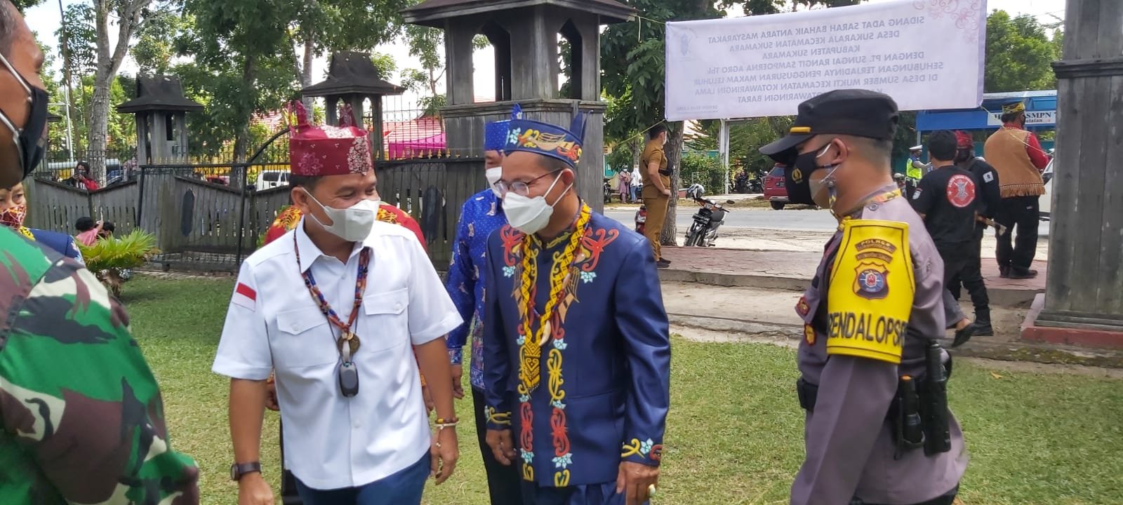 28092021 tengah sidang adat