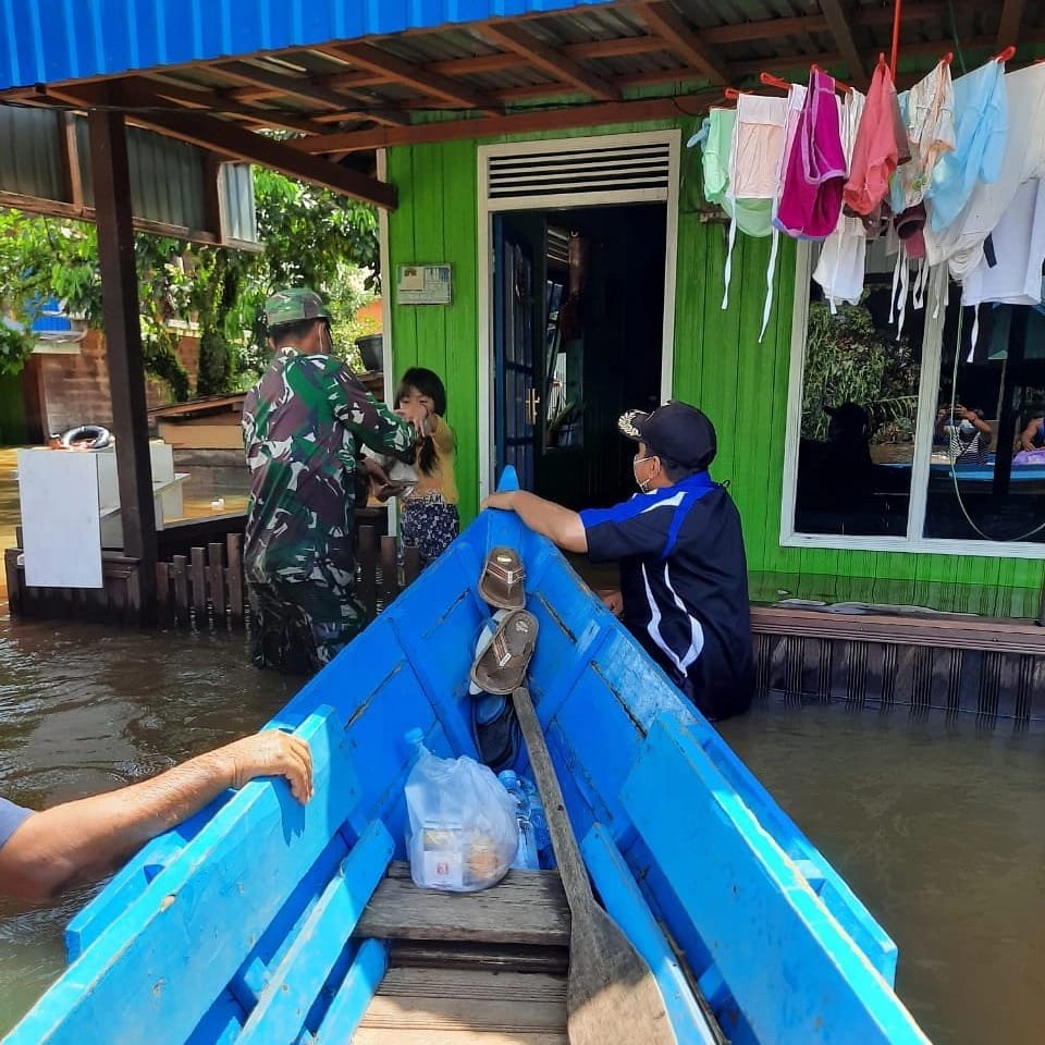 BOPEN-Peduli Sesama Danramil 1015