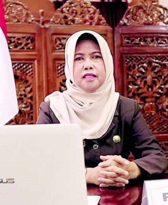 WAWANCARA: Penjabat Bupati Barito Selatan Lisda Arriyana saat diwawancara di ruang kerjanya, Senin (9/1).