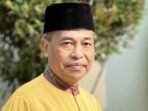 Drs Ridwan Drs Ridwan, Kepala SMAN 1 Pangkalan Bun
