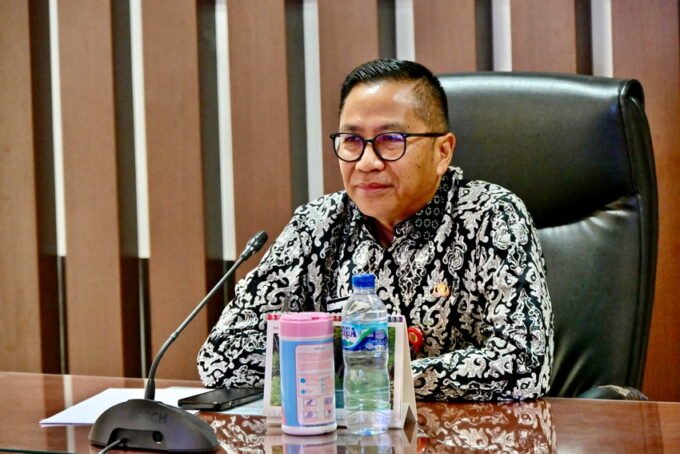 Kepala Bapperida Provinsi Kalteng Leonard S. Ampung