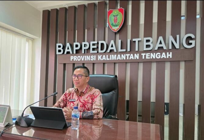 Kepala Bapperida Provinsi Kalteng, Leonard S. Ampung