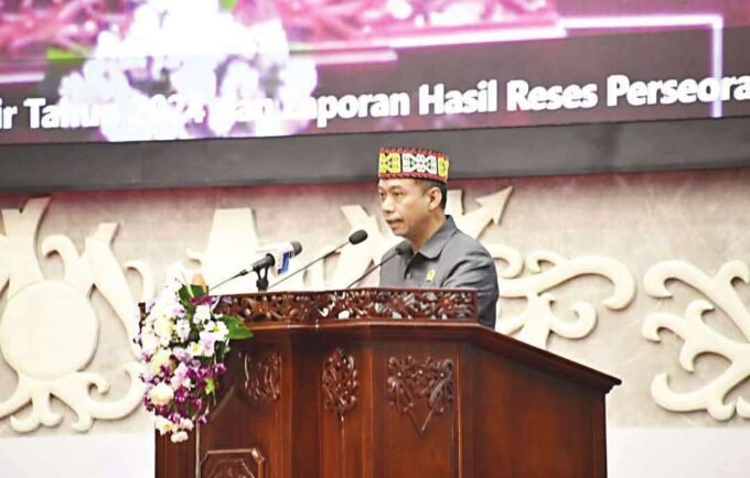 Laporan Reses: Juru Bicara Anggota Dprd Kalteng Dari Daerah Pemilihan (Dapil) Iv Kalteng, Bambang Irawan Menyampaikan Hasil Reses Dalam Sidang Paripurna Di Gedung Dewan Setempat, Belum Lama Ini.