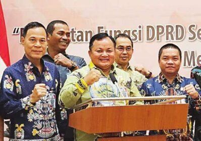 KOMPAK: Ketua DPRD Kabupaten Kapuas Ardiansah bersama sejumlah anggota DPRD Kabupaten Kapuas dalam kegiatan beberapa waktu lalu.