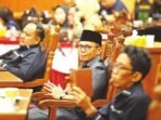 MENGIKUTI: Wakil Ketua II Komisi I DPRD Kota Palangka Raya, Syaufwan Hadi saat mengikuti agenda rapat paripurna, di Gedung DPRD Kota Palangka Raya, belum lama ini.