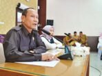 TERIMA KUNJUNGAN: Ketua DPRD Kalteng, Arton S. Dohong saat menerima kunjungan mahasiswa UPT di kantor DPRD Kalteng, beberapa waktu lalu.
