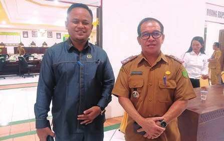 KOORDINASI: Sekda Bartim, Misnohartaku (kanan) usai menggelar rapat bersama Ketua DPRD, Nursulistyo di Gedung DPRD Bartim, Senin (23/6).