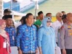 DPRD BATARA APRESIASI: Ketua DPRD Barito Utara, Ir Hj Mery Rukaini MIP (dua dari kanan) saat menghadiri Deklarasi Pemilu Damai di WFC Muara Teweh, belum lama ini.