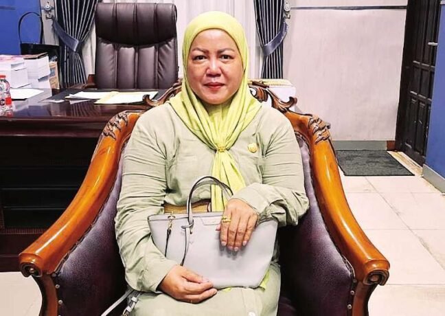 Hj Henny Rosgiaty Rusli