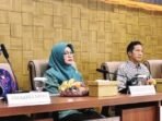DPRD BATARA MENGHADIRI: Ketua Komisi I DPRD Barito Utara, Hj Nety Herawati (paling kiri) menghadiri evaluasi Kabupaten Layak Anak (KLA) di Aula Setda Lantai 1, Kamis (5/6).