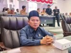 DPRD BATARA AKTIF: Anggota DPRD Barito Utara, Ardianto saat mengikuti Rapat Paripurna di DPRD setempat, belum lama ini.