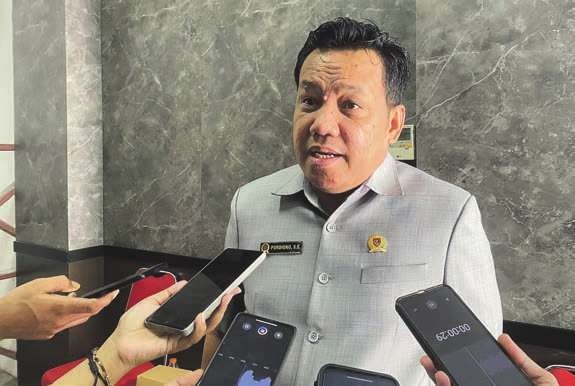 TINGKATKAN: Anggota Komisi I DPRD Kalteng, Purdiono optimistis program pemutihan pajak dapat meningkatkan pendapatan daerah, disampaikan saat ditemui di kantor DPRD, Rabu (25/6).