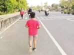OLAHRAGA: Anggota DPRD Kapuas Thosibae Limin mengusulkan agar pemerintah daerah membuat jalur jogging di Kawasan Stadion Panunjung Tarung Kuala Kapuas ini.