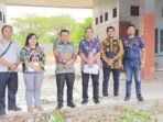 KAPUAS CEK LAPANGAN: Bupati Kapuas H Muhammad Wiyatno saat meninjau Terminal Banama Tingang, Kamis (19/6).