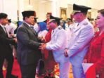 KAPUAS SELAMAT: Presiden RI Prabowo Subianto menyampaikan ucapan selamat kepada Bupati Kapuas H Muhammad Wiyatno seusai pelantikan bupati di istana negara, 20 Februari 2025 lalu.