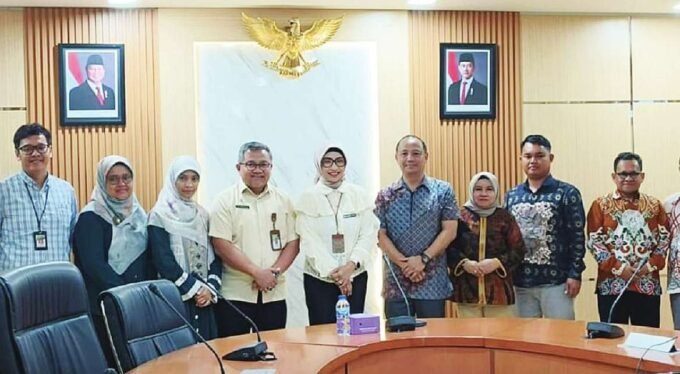 KOORDINASI: Pemkab Barsel meyambangi Kementan RI sekaligus berkoordinasi terkait penyuluhan pertanian, Selasa (8/7).