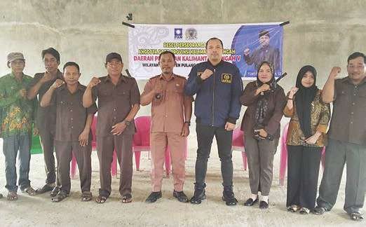 WUJUD NYATA PEDULI WARGA: Wakil Ketua Komisi III DPRD Kalimantan Tengah, Tomy Irawan Diran, kunjungi masyarakat Pulang Pisau dalam giat rutin reses oleh DPRD Kalteng mendengarkan suara rakyat, Kamis (10/7).