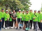 SINERGI: Wakil Ketua I DPRD Kapuas, Yohanes foto bersama Sekda Kapuas Septedy dan Kepala SOPD Kapuas saat ikuti Jumat Bersih dan Hijau dalam memperingati Hari Peduli Sampah Nasional Tahun 2025, Jumat (7/2).