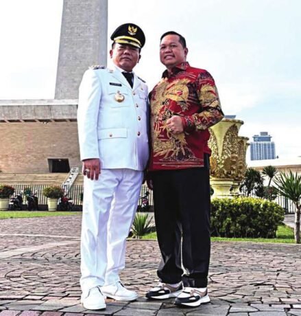 SINERGI: Wakil Ketua I DPRD Kabupaten Kapuas, Yohanes bersama Bupati Kapuas HM Wiyatno usai pelantikan