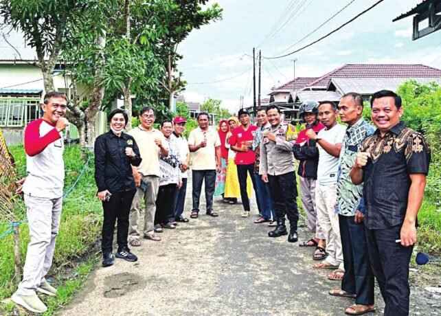 DPRD KAPUAS RESES: Ketua Komisi III DPRD Kabupaten Kapuas, Yunaningsih bersama pihak terkait saat melaksanakan reses Daerah Pemilihan (Dapil).