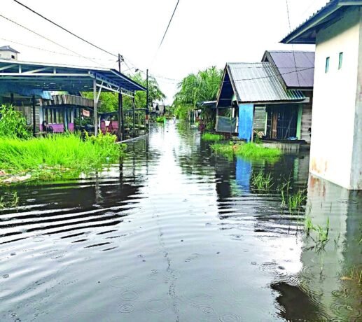 TERGENANG: Banjir yang melanda Desa Dadahup Kecamatan Dadahup, Kabupaten Kapuas.