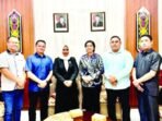 KUNKER: Ketua Komisi III DPRD Kabupaten Kapuas Yunaningsih bersama Anggota DPRD Kabupaten Kapuas Lisna Mariatun, Eli Setiadi, Nyoman Salop, Abdullah dan Sohartono saat kunjungan di DPRD Provinsi Kalteng, belum lama ini.