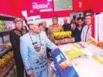 PALANGKA RAYA MENGHADIRI : Wali Kota Palangka Raya, Fairid Naparin diwakili wakil wali kota, Achmad Zaini menghadiri peresmian koperasi merah putih bukit tunggal oleh gubernur kalteng, H Agustiar Sabran di jalan mahir mahar, senin (21/7)