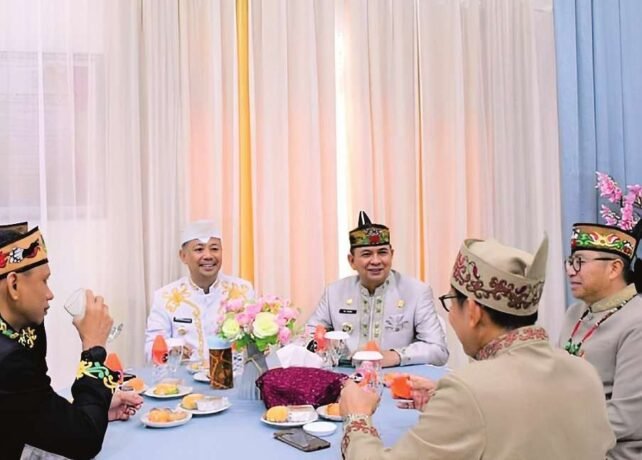 RAMAH TAMAH: Bupati Barsel, Eddy Raya Samsuri daat menghadiri HUT Kabupaten Murung Raya beberapa waktu lalu.