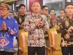 BARITO SELATAN HADIRI MUSYAWARAH: Bupati Barsel, H Eddy Raya Samsuri (tengah) menghadiri Musda ke XVIII HIPMI Kalteng, di Aula Jayang Tingang Palangka Raya, Kamis (31/7).