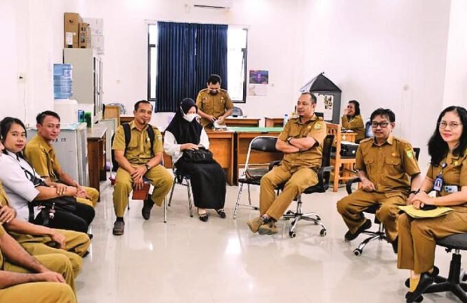 BARITO SELATAN KUNJUNGAN: KIM Desa Mabuan saat berkunjung ke kantor DiskominfoSP Kabupaten Barito Selatan.