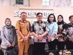 DPRD BATARA TERIMA KUNJUNGAN: Plt Sekwan Barito Utara, Sudiyono (tiga dari kiri) menerima kunjungan DPRD Barito Selatan, Senin (4/8).