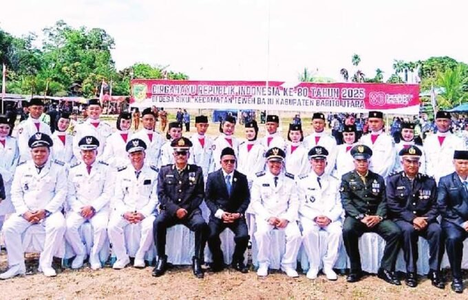 HADIRI UPACARA: Anggota DPRD Barito Utara, Ardianto menghadiri upacara bendera dalam rangka memperingati HUT ke-80 Kemerdekaan Republik Indonesia di Desa Sikui, Kecamatan Teweh Baru, Minggu (17/8).