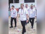 PALANGKA RAYA SEKOLAH RAKYAT: Foto kiri atas, proses perbaikan bangunan di SDN 2 Langkai yang dijadikan lokasi untuk Sekolah Rakyat, foto diambil pada Senin (16/7). Foto kanan, Wakil Kepala Staf Kepresidenan RI M Qodari melihat kondisi bangunan setelah direhab, Rabu (30/7).
