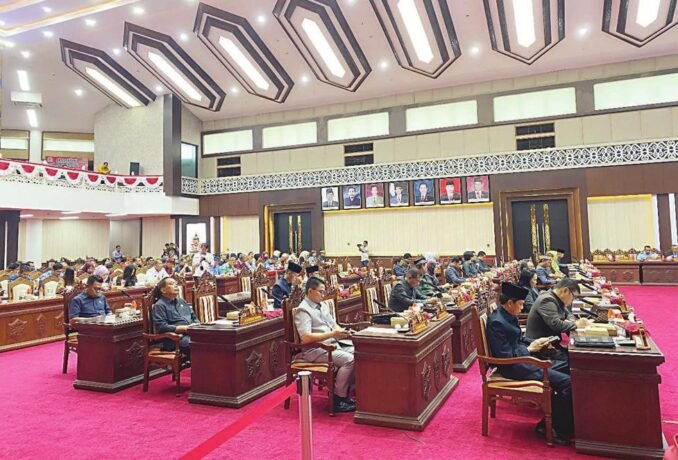 DPRD KALTENG RUTIN: DPRD Kalimantan Tengah menggelar rapat paripurna, baru-baru ini.