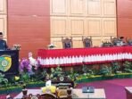 PALANGKA RAYA MENERANGKAN: Wakil Wali Kota Palangka Raya, Achmad Zaini membacakan sambutan wali kota pada Rapat Paripurna ke-16, di Gedung Paripurna DPRD Kota Palangka Raya, Kamis (14/8).