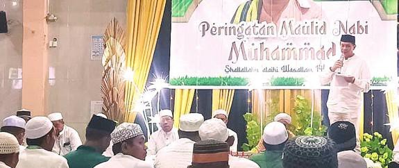 SAMBUTAN: Bupati Barito Timur, Muhammad Yamin, saat memberikan sambutan pada peringatan Maulid Nabi Muhammad SAW di Masjid Agung Tamiang Layang.