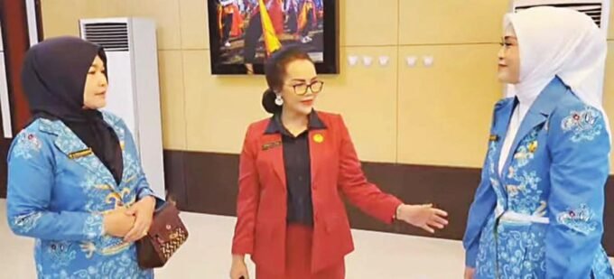 DPRD KALTENG RAKERDA: Ketua Fisdawan Kalteng, Apristini Arton S Dohong menghadiri pembukaan Rakerda sekaligus Refreshing Kader PKK Kalteng Tahun 2025 di Aula Jayang Tingang, Kamis (18/9).