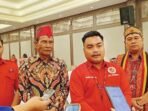 HADIRI: Ketua DPRD Kalteng, Arton S Dohong (dua dari kiri) saat menghadiri sebuah acara di Kota Palangka Raya, belum lama ini.