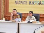 DPRD KAPUAS RAPAT: Ketua Komisi III DPRD Kapuas Yunaningsih saat mengikuti rapat pengambilan keputusan KKPR, Selasa (23/9).