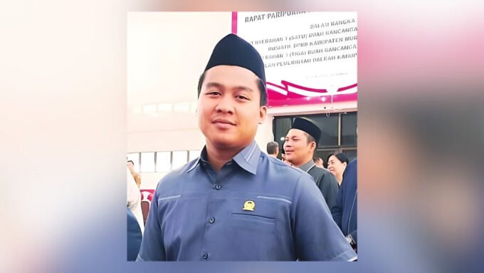 DPRD MURA Fedrich Dominggus Yoga