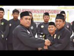 DPRD KAPUAS SERAH TERIMA: H Abdullah bersama Ketua IPSI Kapuas masa bakti 2021-2025 Saifudin seusai pelantikan pengurus IPSI Kapuas masa bakti 2025- 2029, Sabtu (13/9).