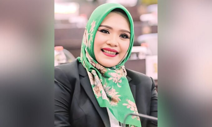 Dina Maulidah, Wakil Ketua I DPRD Murung Raya Dina Maulidah, Wakil Ketua I DPRD Murung Raya