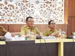 KAPUAS RAPAT: Sekda Kapuas Dr Usis I Sangkai memimpin rapat percepatan penyelenggaraan Program MBG Kabupaten Kapuas di Aula Kantor Bapperida Kapuas, Senin (1/9).