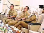 PALANGKA RAYA IKUTI: Wakil Wali Kota Palangka Raya, Achmad Zaini bersama tim TPID Kota Palangka Raya mengikuti rangkaian rakor pengendalian inflasi melalui zoom meeting, di Kantor Wali Kota Palangka Raya, Selasa (23/9).