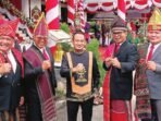 PALANGKA RAYA SINERGI: Wali Kota Palangka Raya, Fairid Naparin (tengah) bersama jajaran Pemko Palangka Raya, di Kantor Wali Kota Palangka Raya, baru-baru ini.
